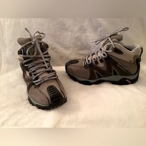Women’s Merrell Hiking Boots size 8